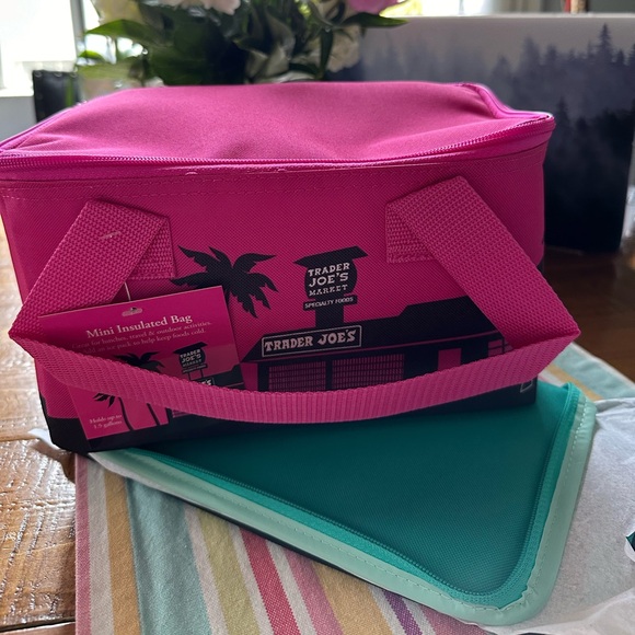 NWT Trader Joes Mini Insulated bag **Limited Summer Release” Pink - Picture 1 of 5